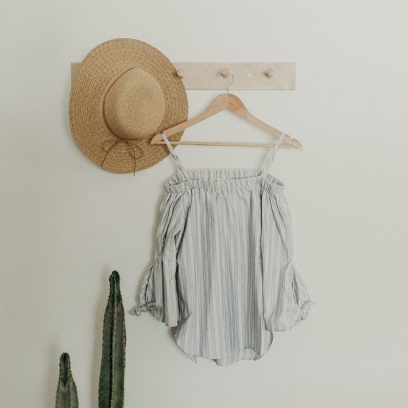 Seven Sisters Tops - (Free with purchase) Seven Sisters OffShoulder Top